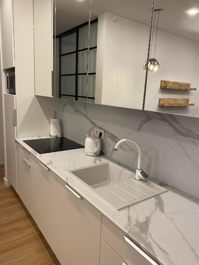 Modern Rustic In Center-Prime Rentals كاوناس المظهر الخارجي الصورة